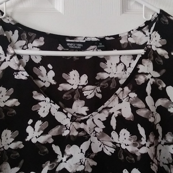 Simply Vera VeraWang cold shoulder blouse - Picture 2 of 3